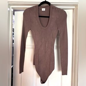 Abercrombie & Fitch Long Sleeve Ribbed Scoopneck Bodysuit, Medium, Lt Brown